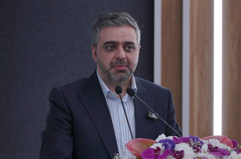 اقای-پزمان-1536x1012
